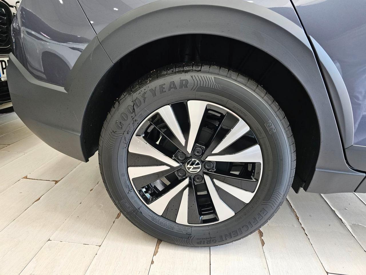 Volkswagen Taigo LIFE C16 Tetto Clima2Zone LED CarPlay Neopatentati