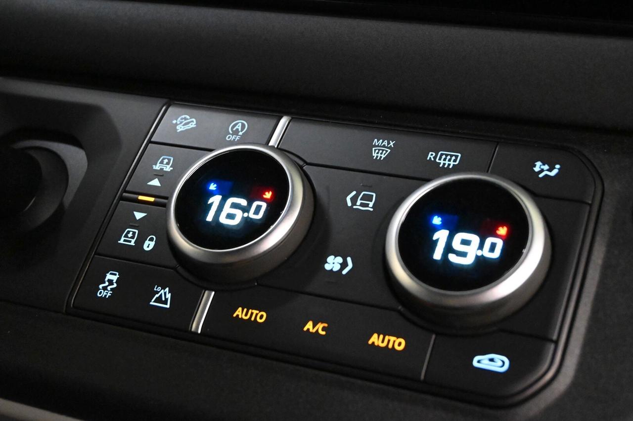 LAND ROVER Defender (2019) Defender 110 3.0D I6...