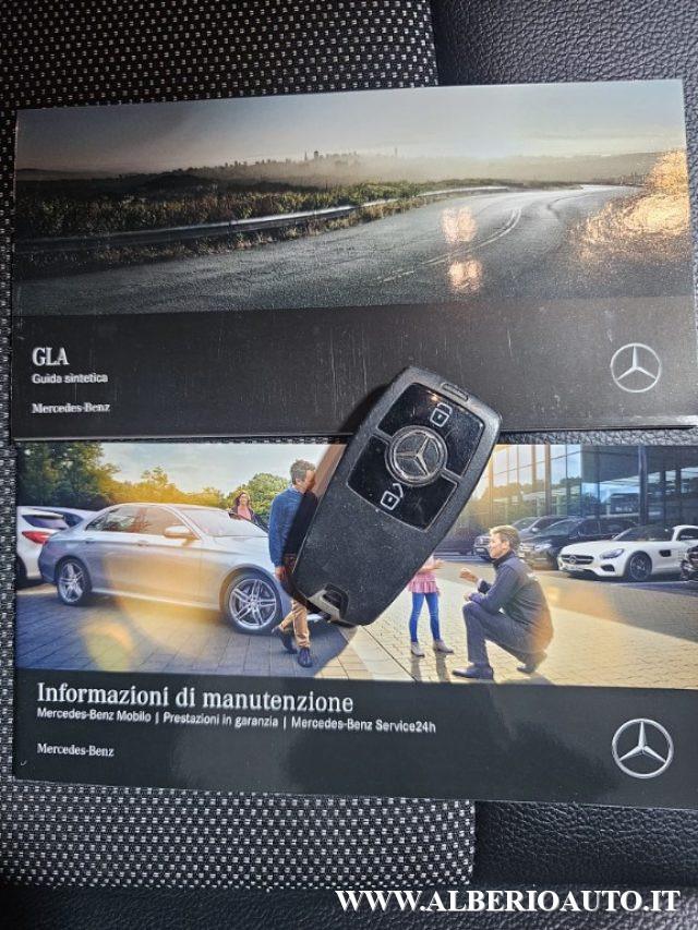 MERCEDES-BENZ GLA 200 d Automatic Business