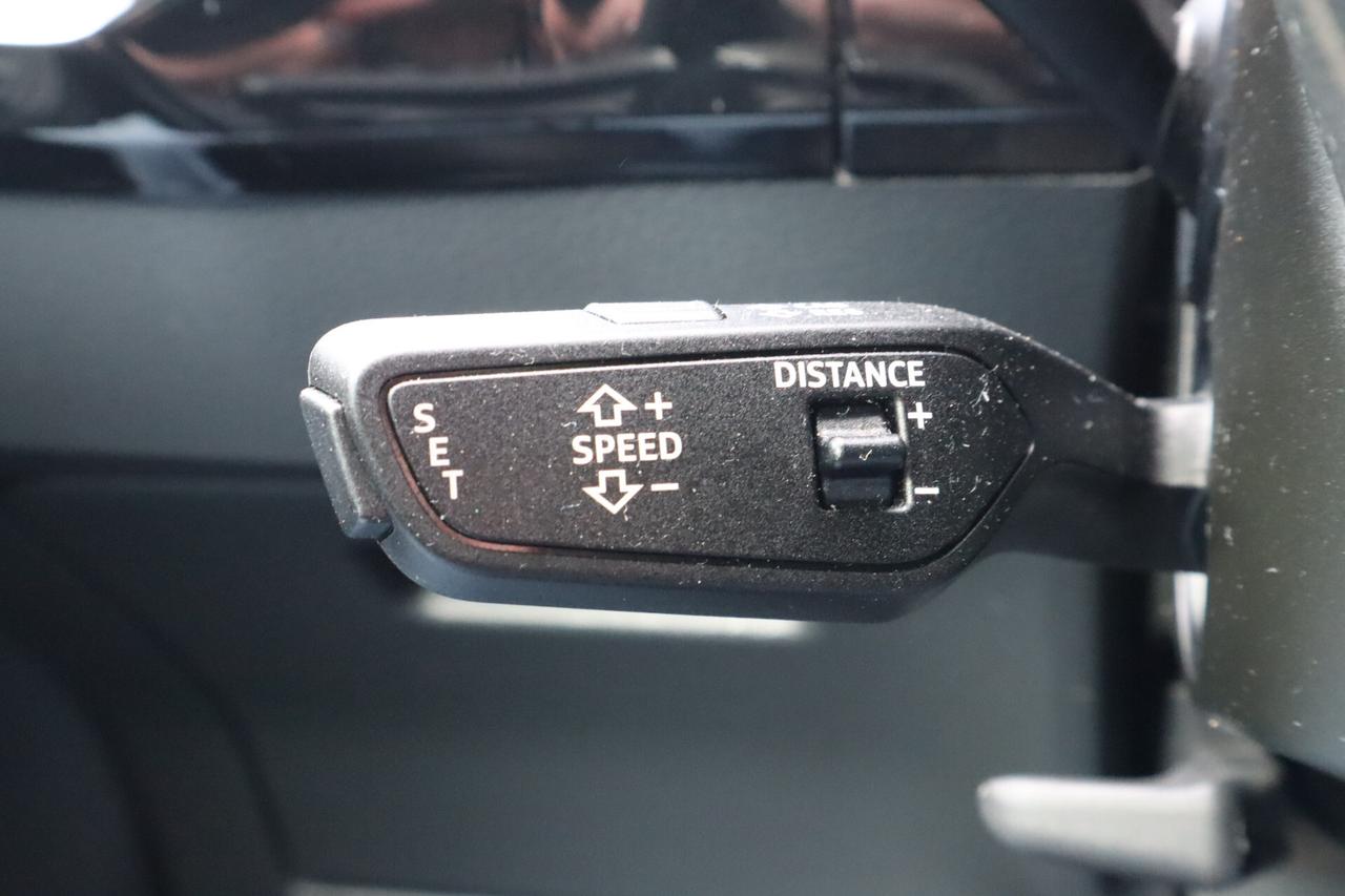 E Tron 55 408CV QUATTRO 360° HUD MATRIX 21"