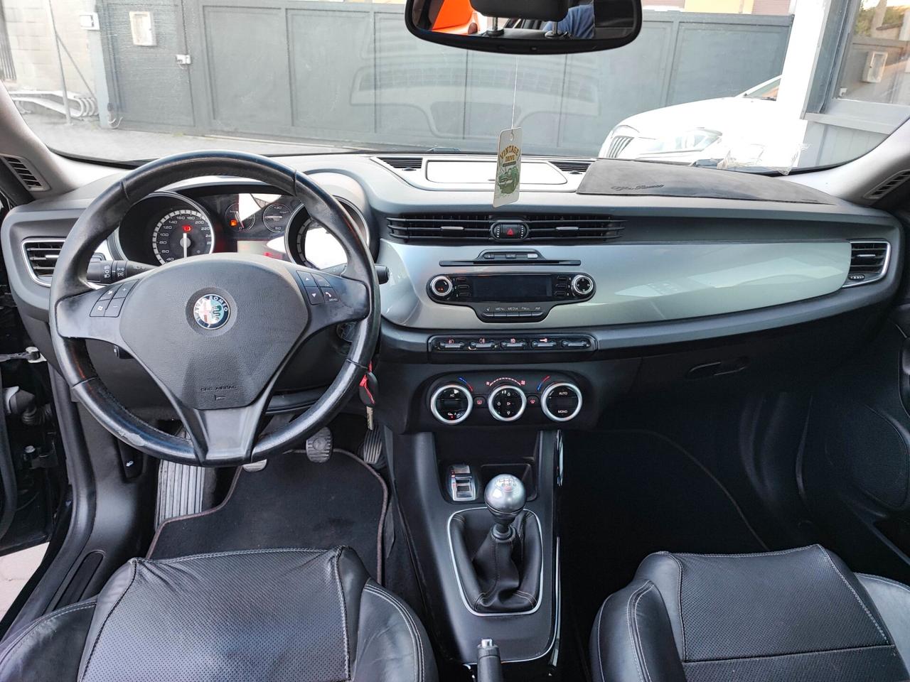Alfa Romeo Giulietta 1.4 Distinctive UNI-PRO