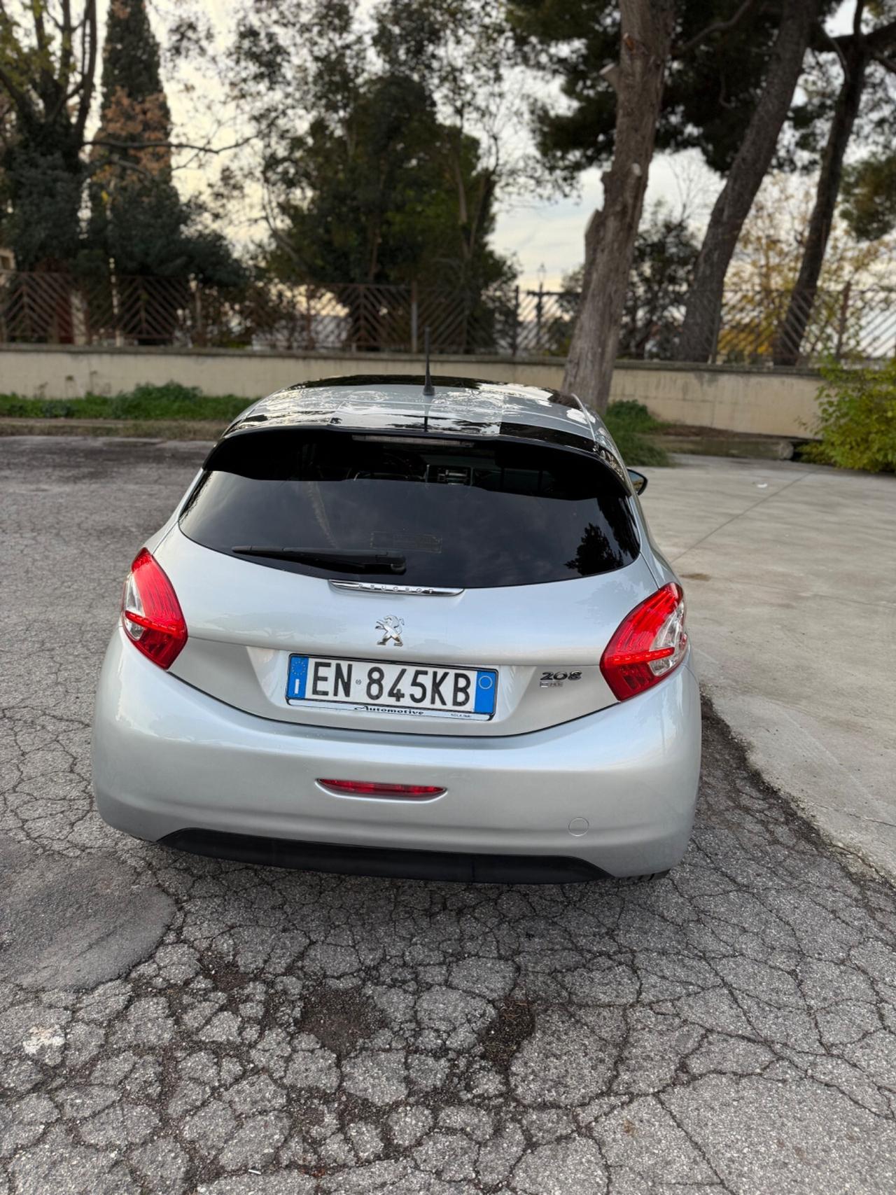 Peugeot 208 1.4 HDi 68 CV 5 porte Mix