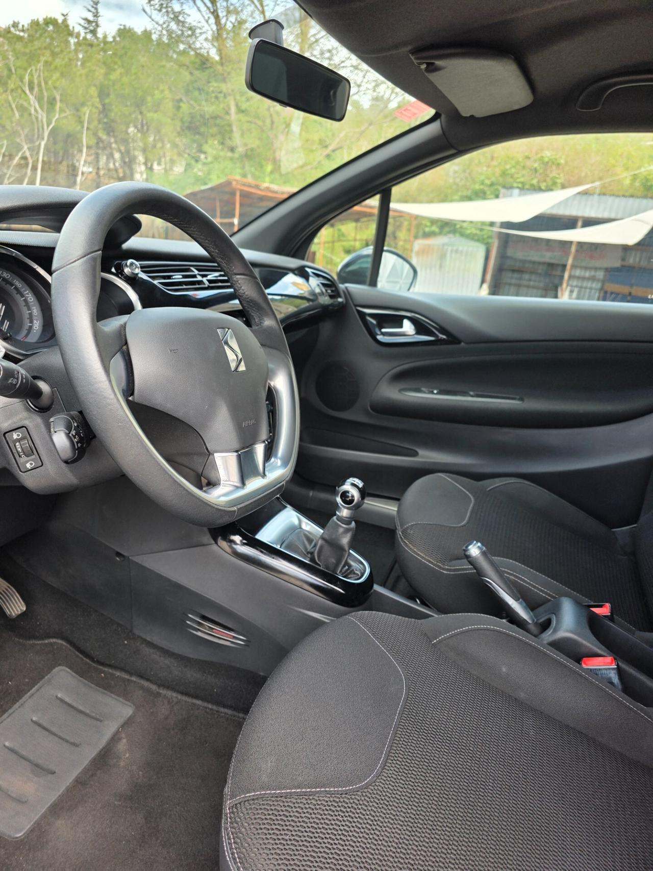 CITROEN Ds DS3 3 1.2 VTi 82 So Chic