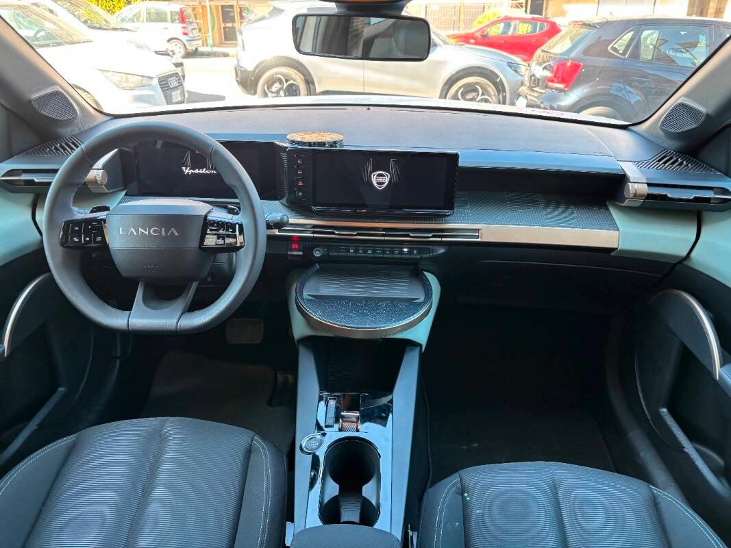 Lancia Ypsilon 1.2 mhev e-dct