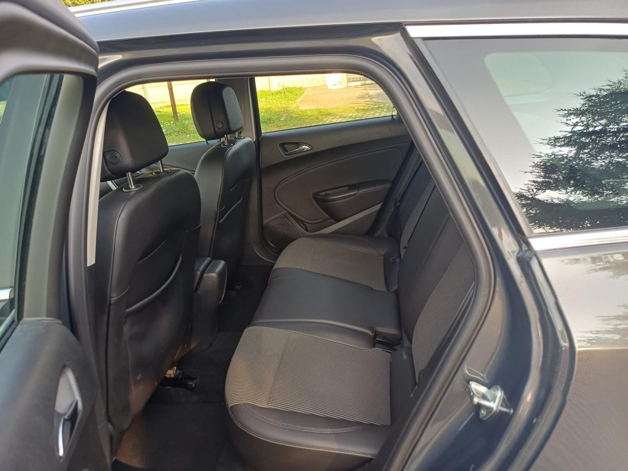 Opel Astra 1.7 CDTI 110CV Sports Tourer Cosmo