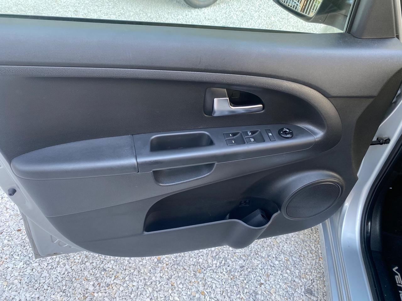 Kia Venga 1.4 EcoGPL Cool Navi NEOPATENTATI!!!