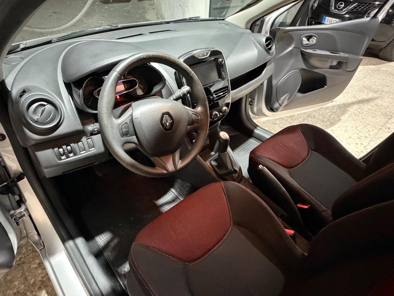 Renault Clio 1.2 75CV 5 porte Neopatentati