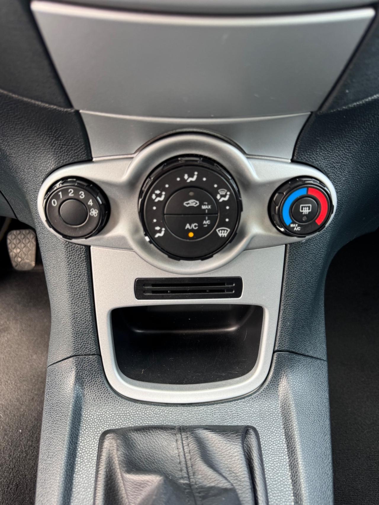 Ford Fiesta 1.2 TITANIUM