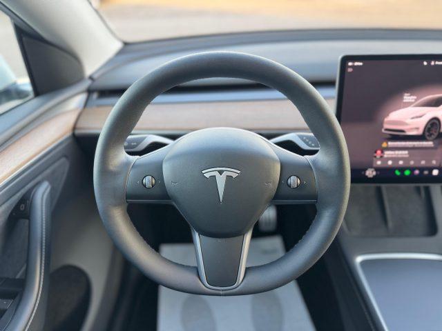 TESLA Model Y PERFORMANCE DUAL MOTOR AWD *UNIPROP*