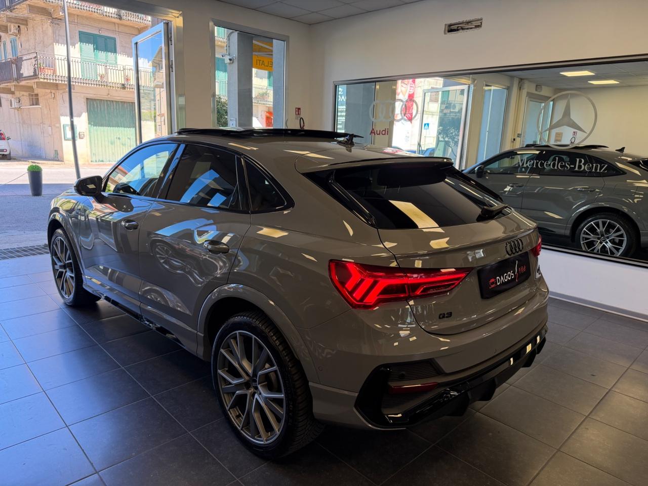 Audi Q3 SPB 40 TDI quattro S tronic Identity Black