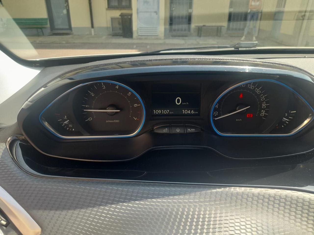 Peugeot 2008 Allure 1.2 PureTech 130 #10994