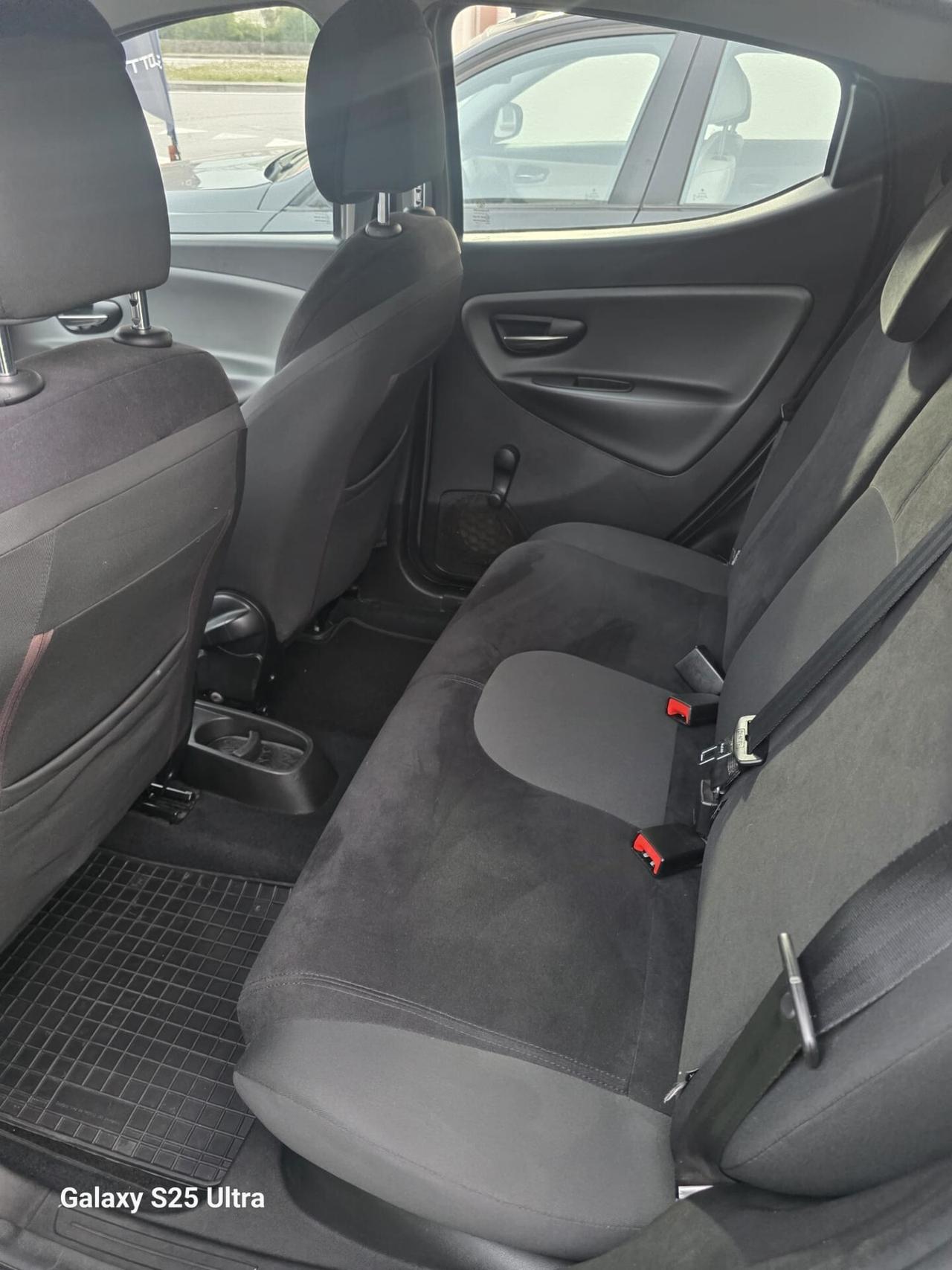 Lancia Ypsilon 1.2 69 CV 5 porte S&S Platinum