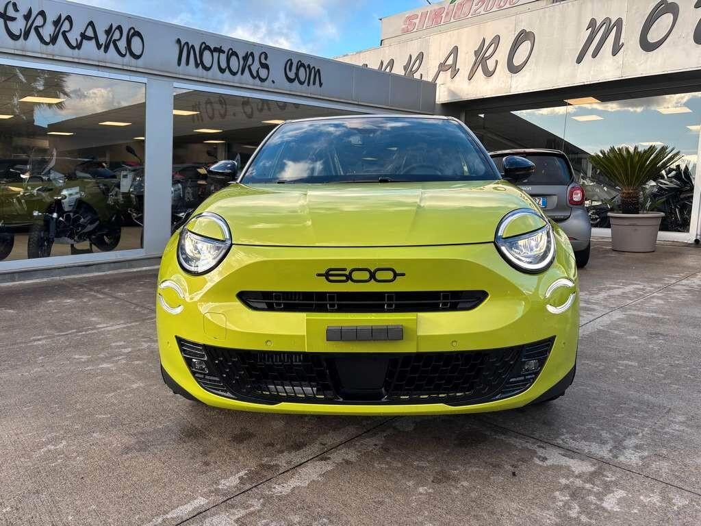 Fiat 600 Hybrid 145 CV DCT MHEV Sport Edizione Milano Cortina 26 2026 / Km 0 IVA ESPOSTA Tua a solo 269 Euro al mese