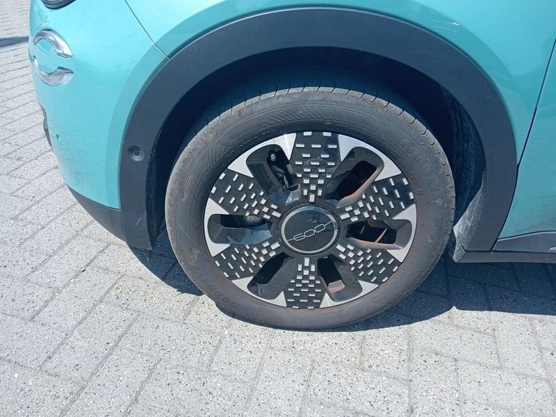 FIAT 600 1.2 Hybrid 100cv La Prima