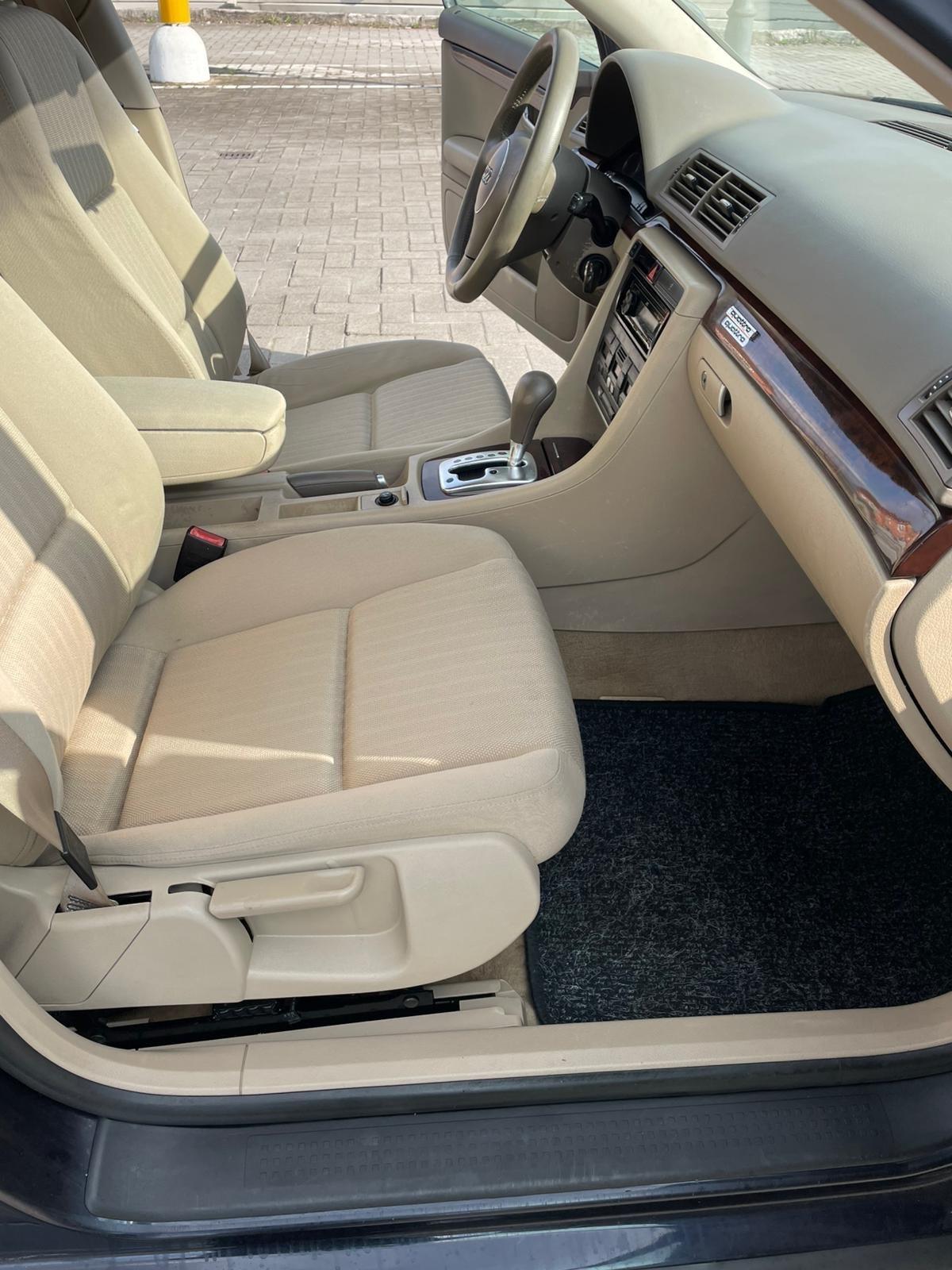 Audi A4 2.5 V6 TDI/180 CV cat quattro Automatica