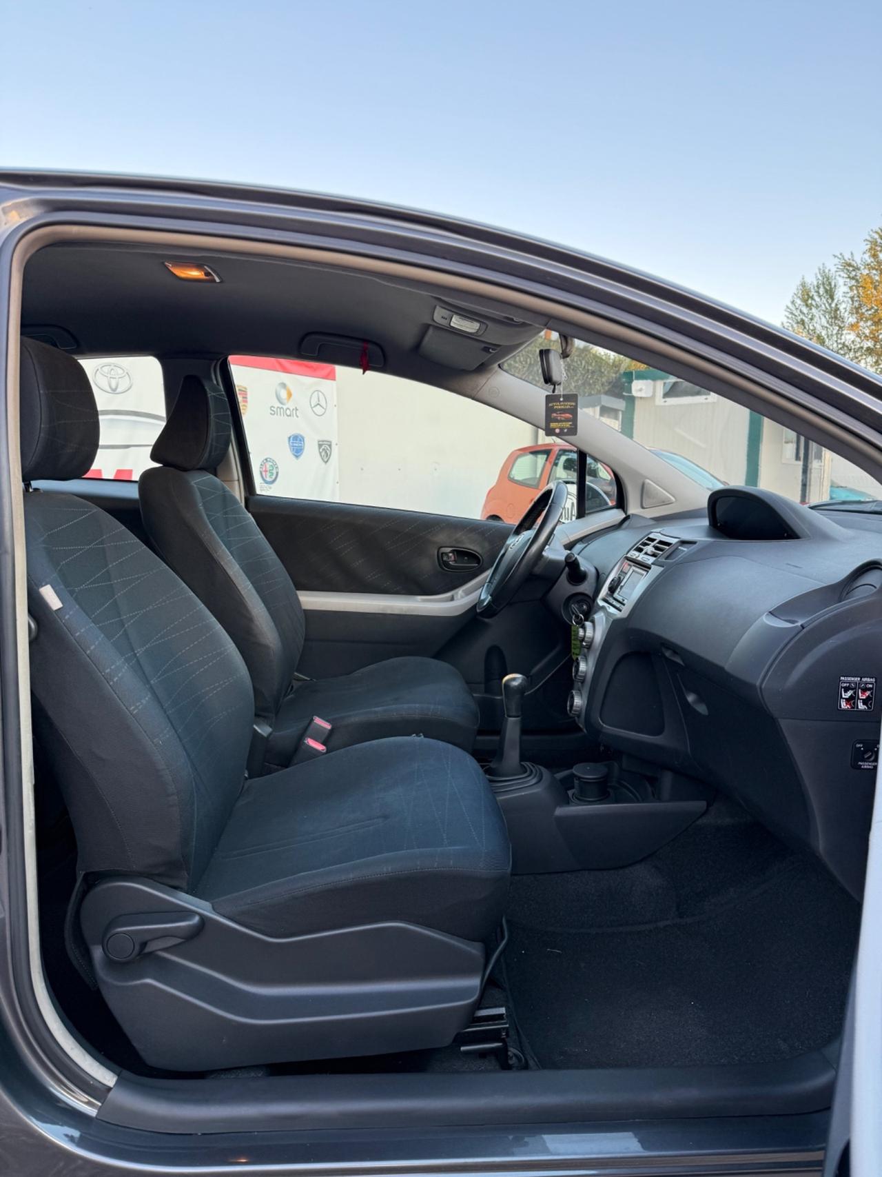 Toyota Yaris 1.0 3 porte Sol