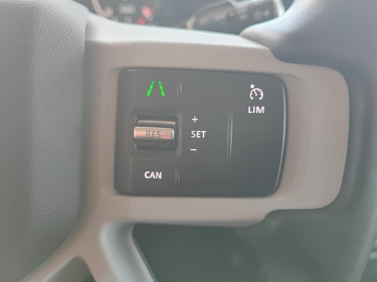 Land Rover Defender 90 3.0D I6 200 CV AWD Auto X-Dynamic SE