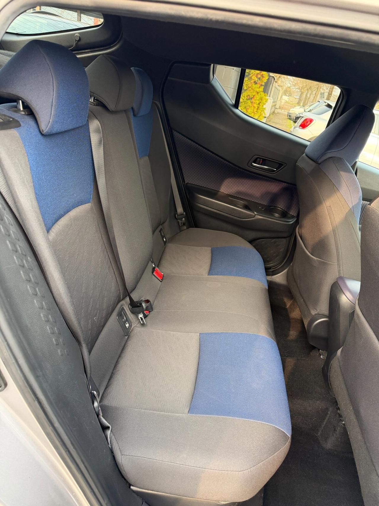 Toyota C-HR 1.8 Hybrid E-CVT Lounge