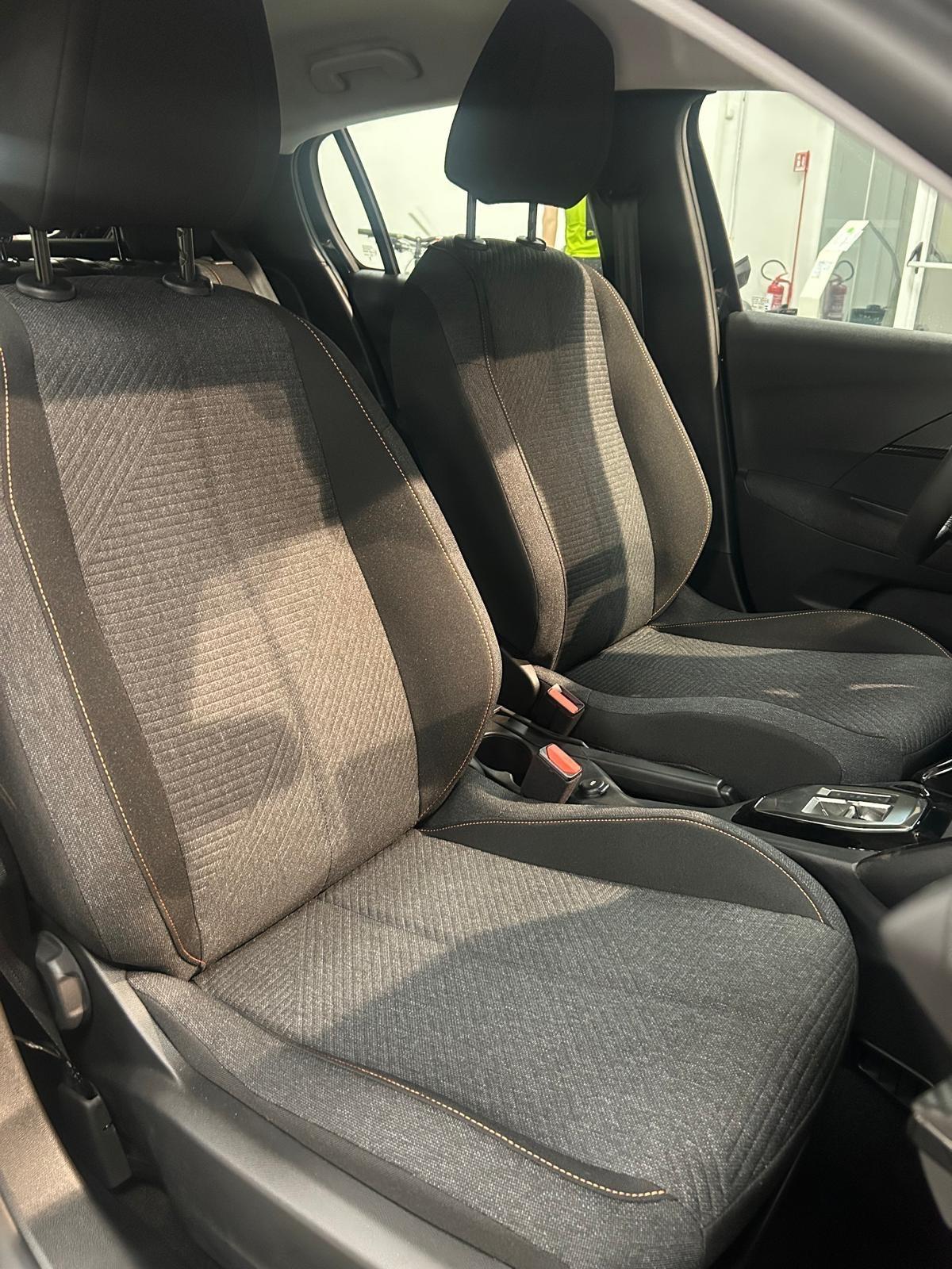 Peugeot 208 Hybrid 100 e-DCS6 Style