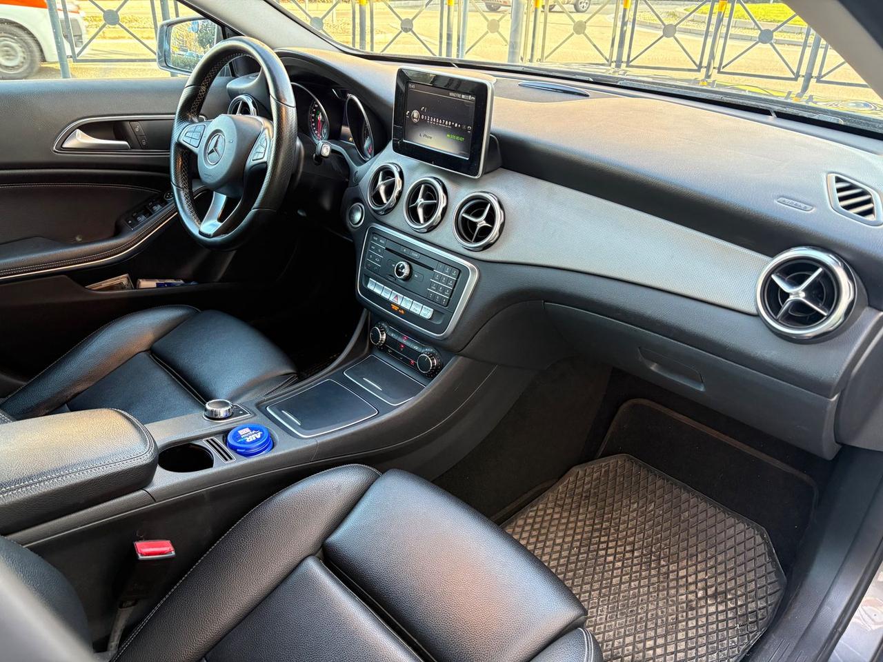 Mercedes-Benz GLA 180 CDI GLA- #8889