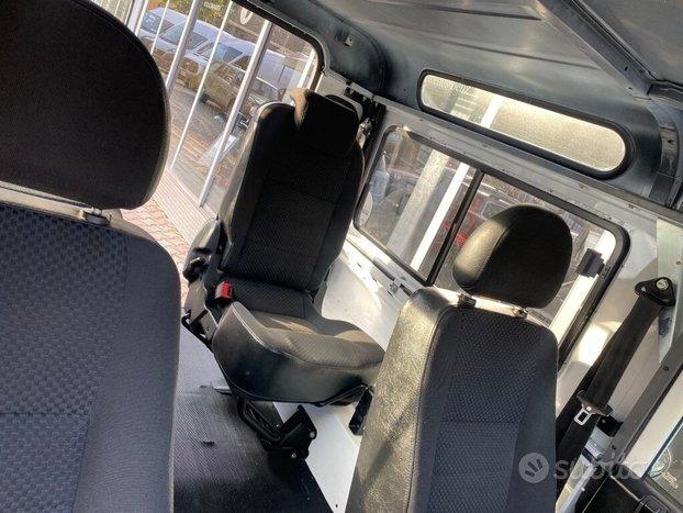 LAND ROVER Defender 90 2.2 TD4 Station Wagon n1