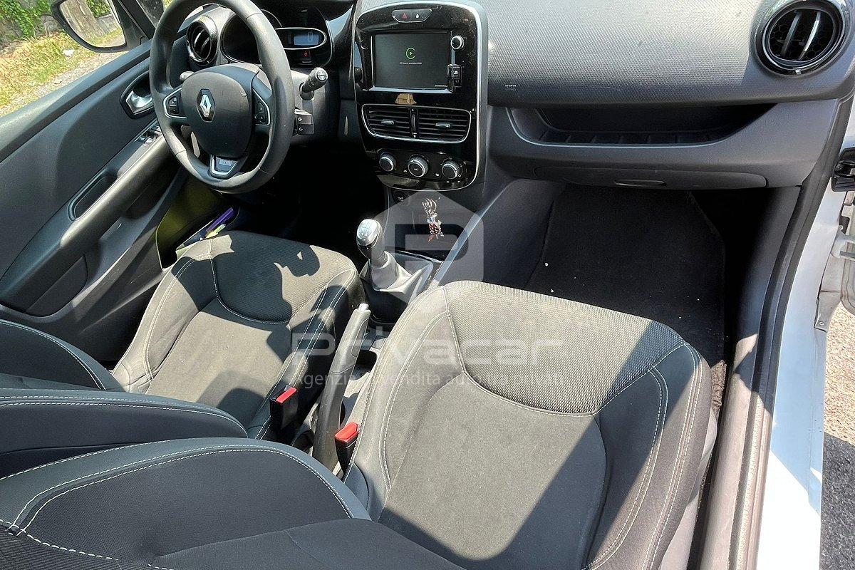 RENAULT Clio Sporter TCe 12V 75 CV Moschino Zen