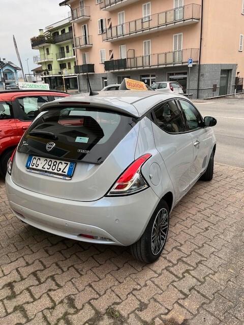 Lancia Ypsilon 1.0 FireFly 5 porte S&S Hybrid Ecochic UnYca