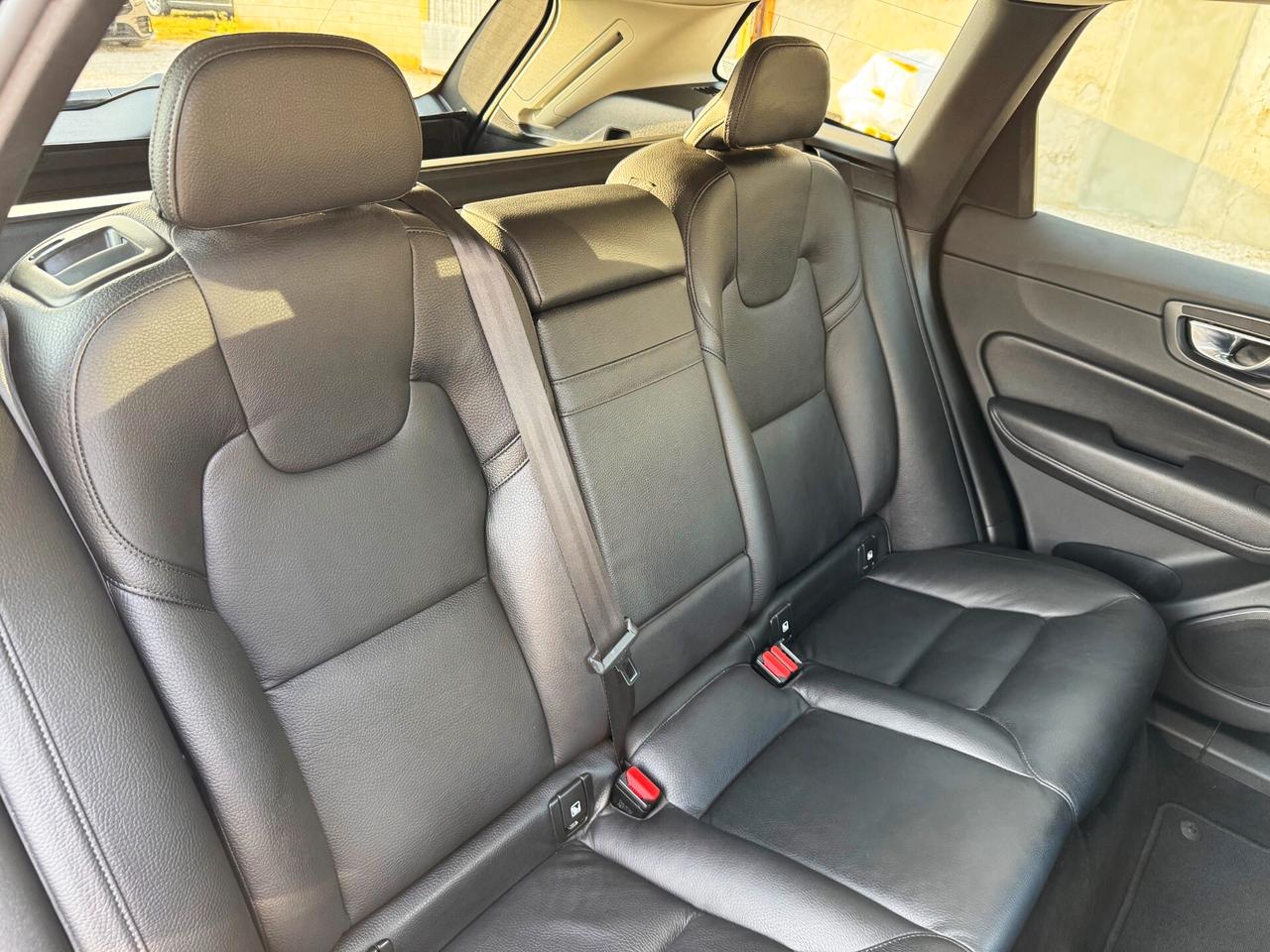 Volvo XC 60 B4 2.0 Inscription 197cv AWD | PREZZO PROMO