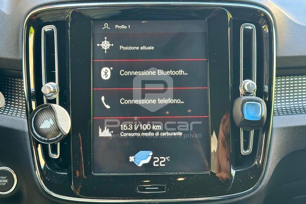 VOLVO XC40 T3 R-design