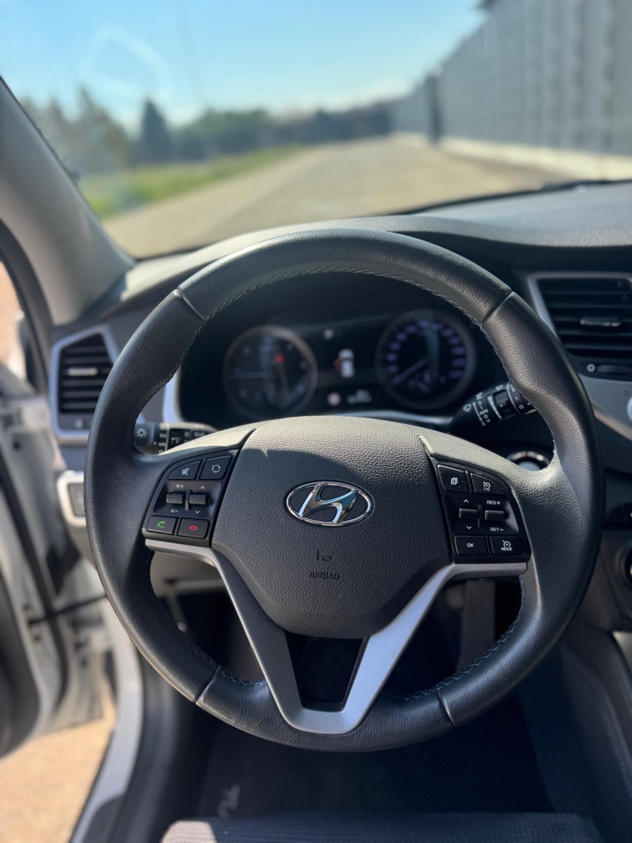HYUNDAI TUCSON 1.7 XPOSSIBLE 52.000 KM FULL FULL