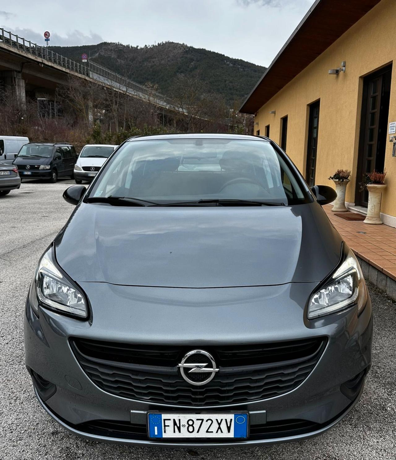 Opel Corsa 1.4 5 porte b-Color