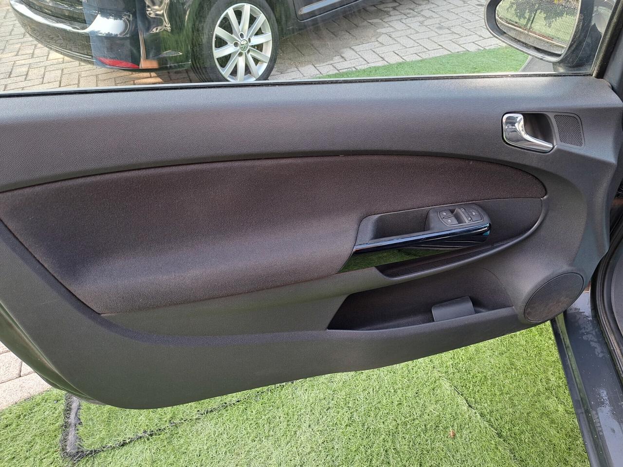 Opel Corsa 1.2 85CV 3 porte GPL VALIDO FINO 2035