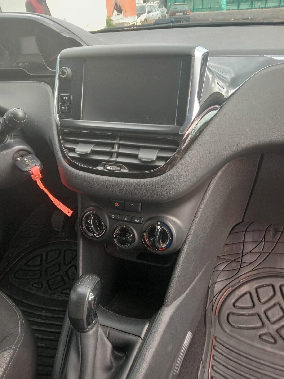 Peugeot 208 1.4 HDi 68 CV 3 porte Access