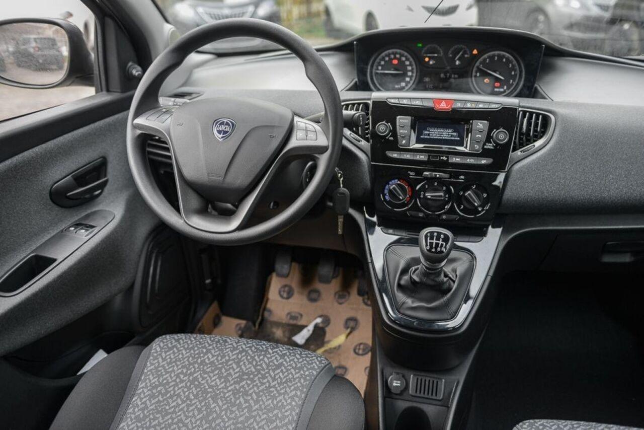 LANCIA Ypsilon III 2021 - Ypsilon 1.0 firefly hybrid Silver s&s 70cv