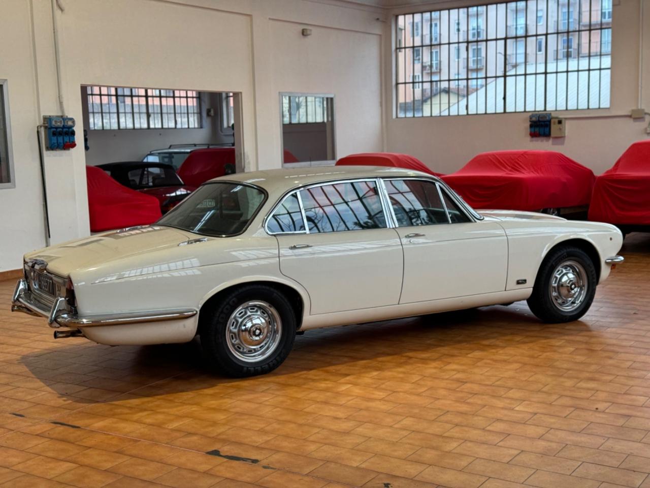 Jaguar XJ6 - 4.2 - TARGA ORO