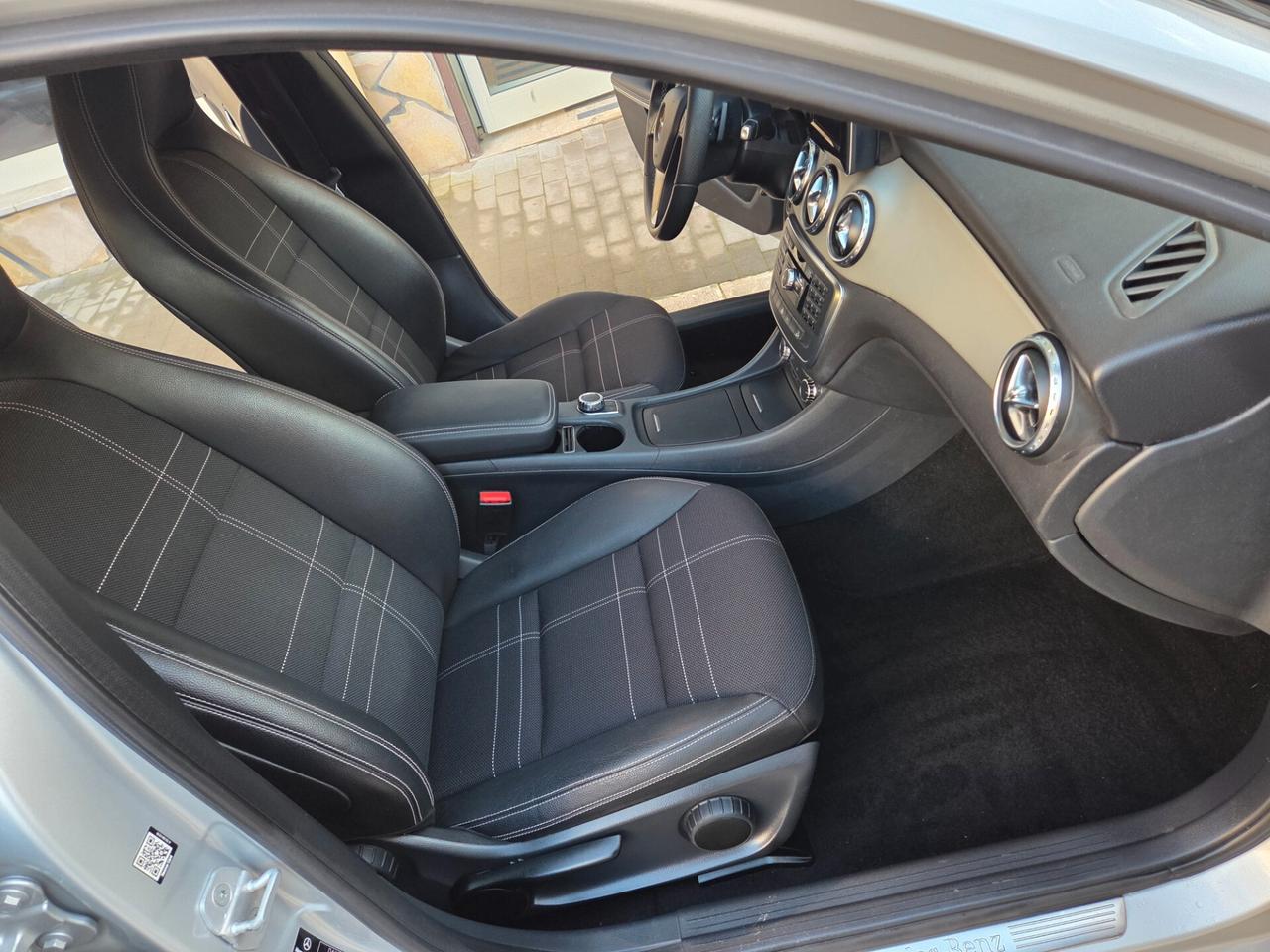 MERCEDES GLA 2.2 136 CV SOLI 100000 KM CERTIFICATI