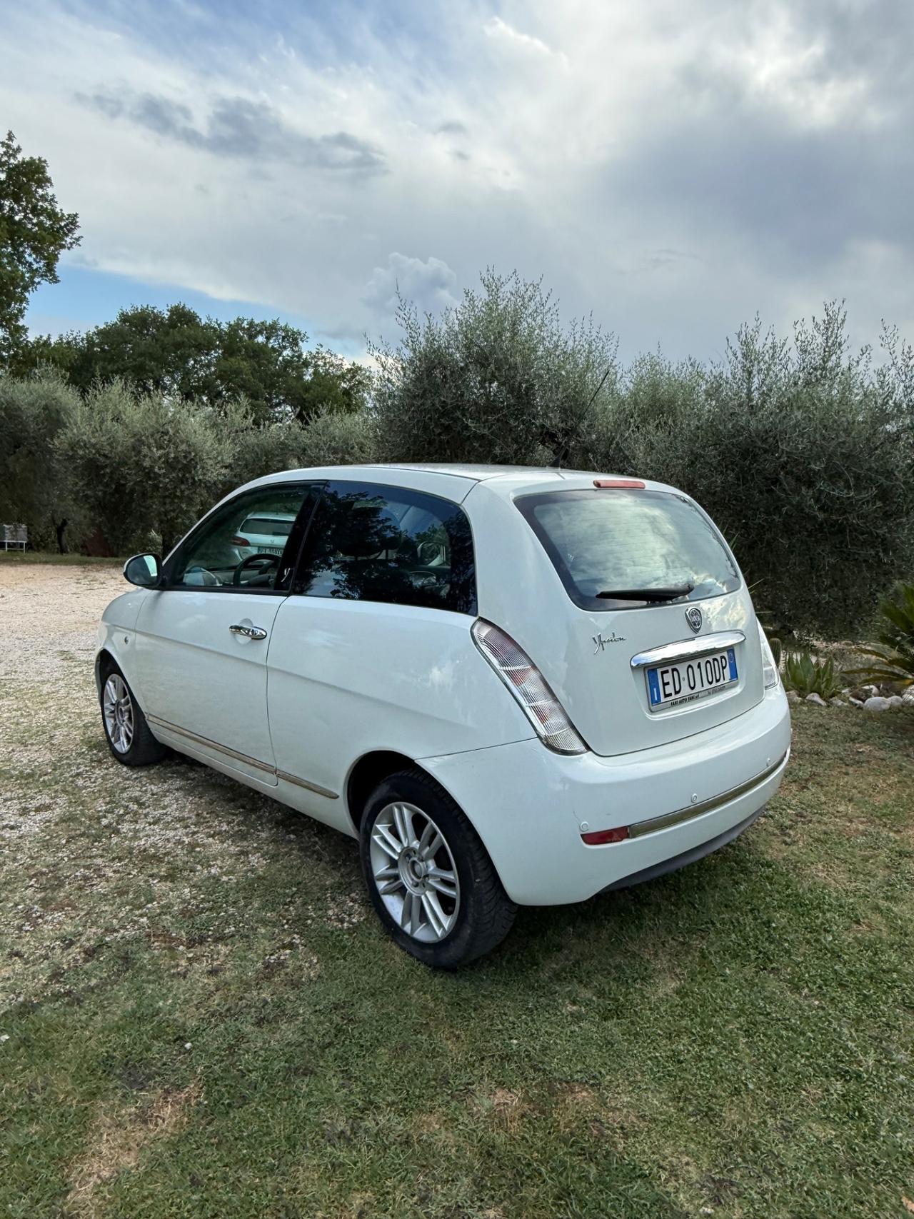 Lancia Ypsilon 1.2 69 CV Diva euro 5