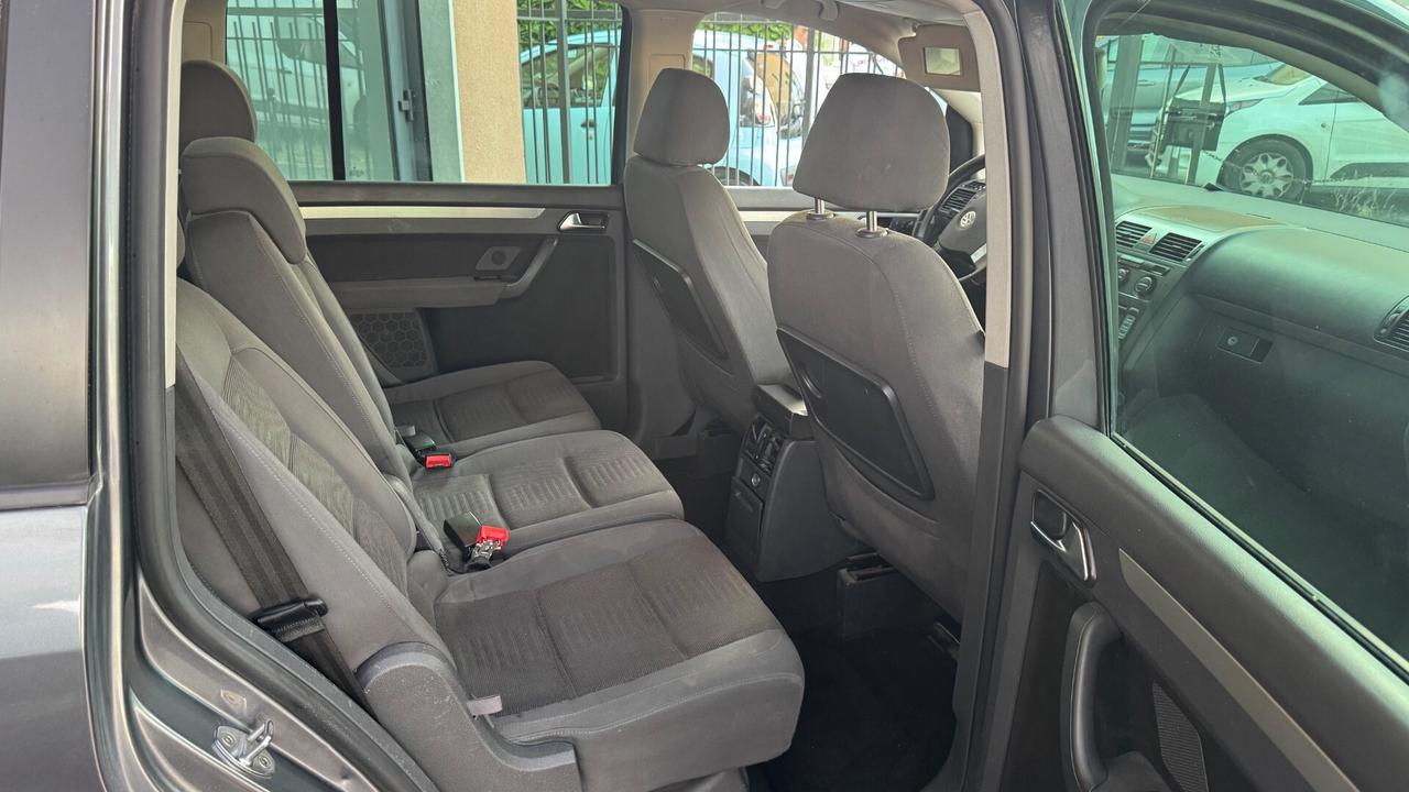 Volkswagen Touran 2.0 16V TDI Highline 7 posti