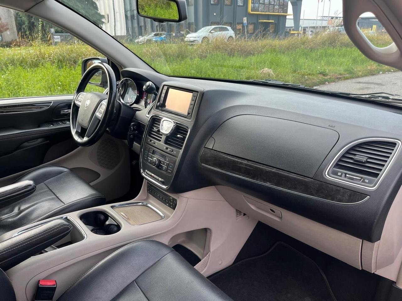 Lancia Voyager 2.8 Turbodiesel 163 CV