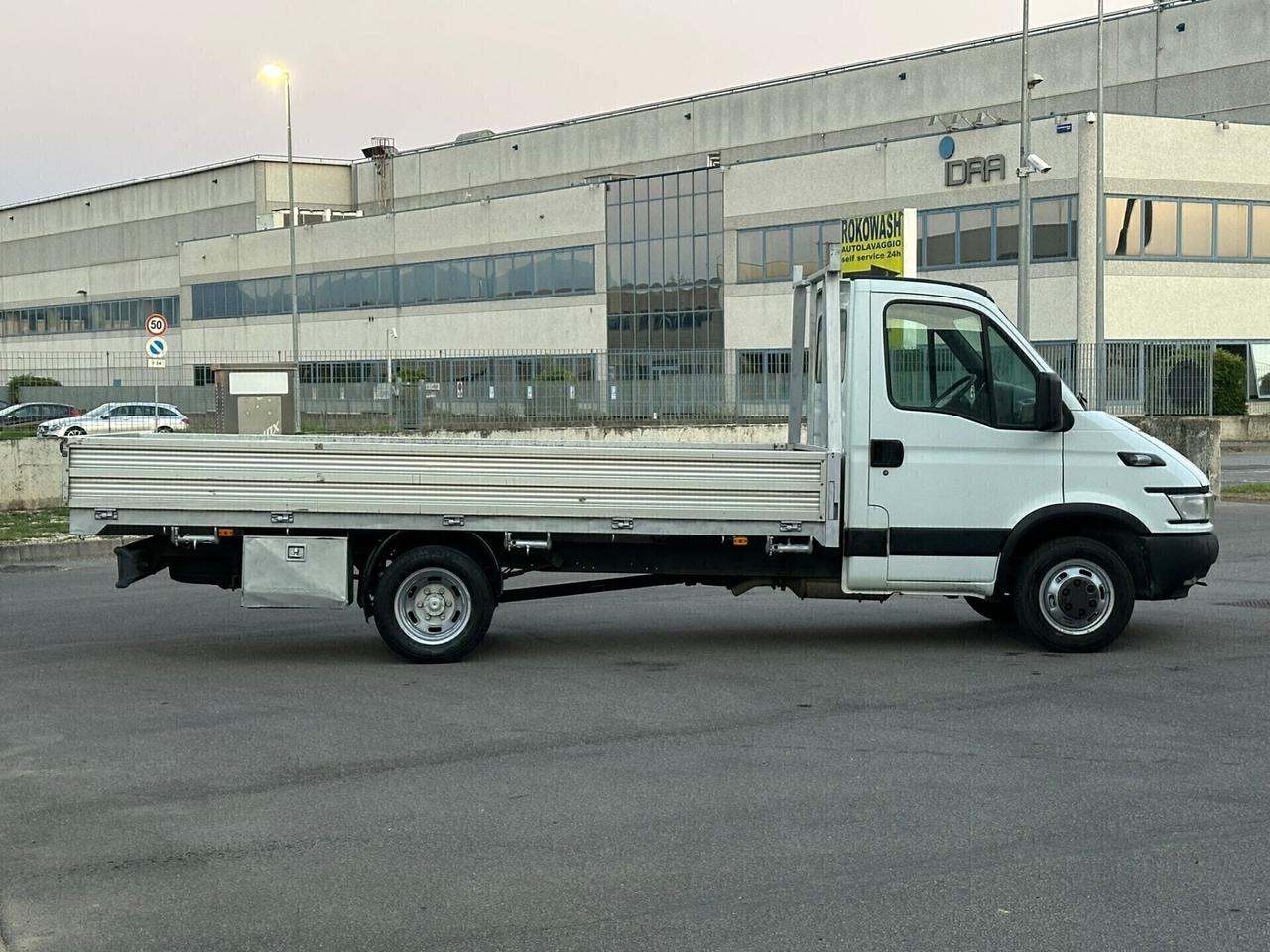 Iveco Daily modello 35c17 con cassone