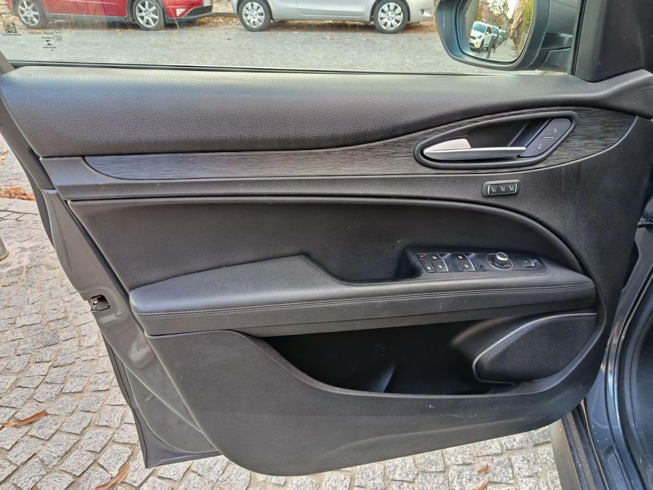 Alfa Romeo Stelvio Sport Tech 2.2 #7918