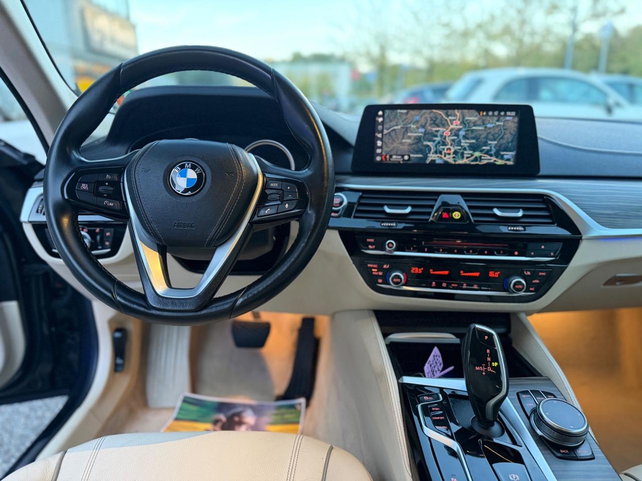 Bmw 520 520d xDrive Touring Luxury*Pelle*Navi