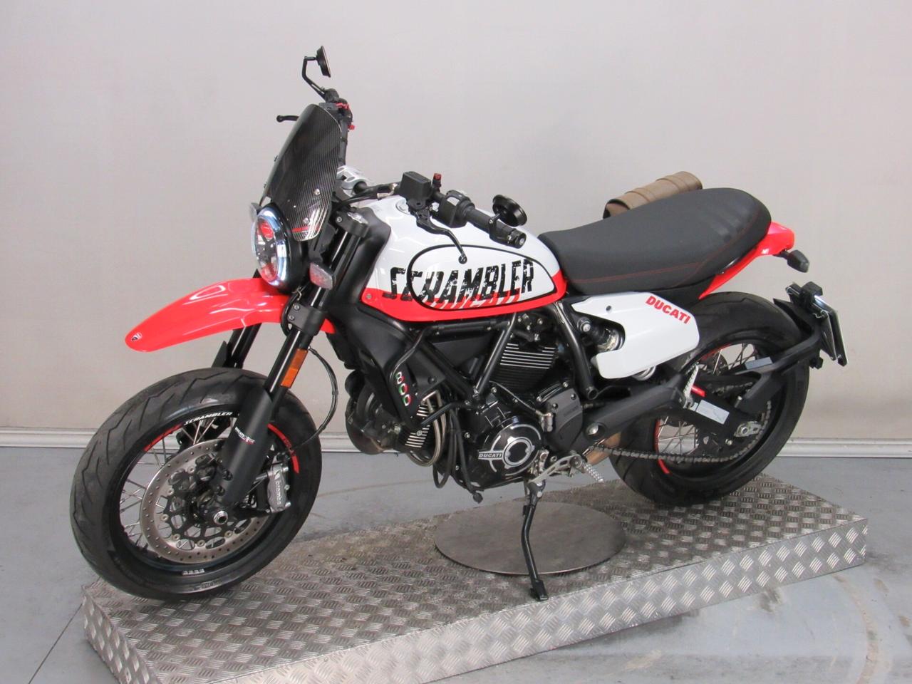 Ducati Scrambler 800 URBAN MOTARD