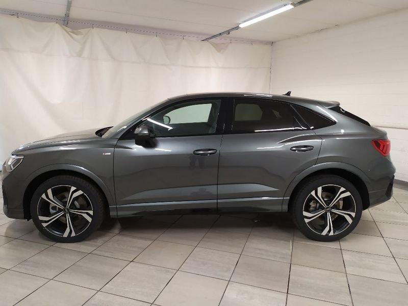 Audi Q3 Sportback 40 2.0 tdi Identity Black quattro 193cv s-tronic