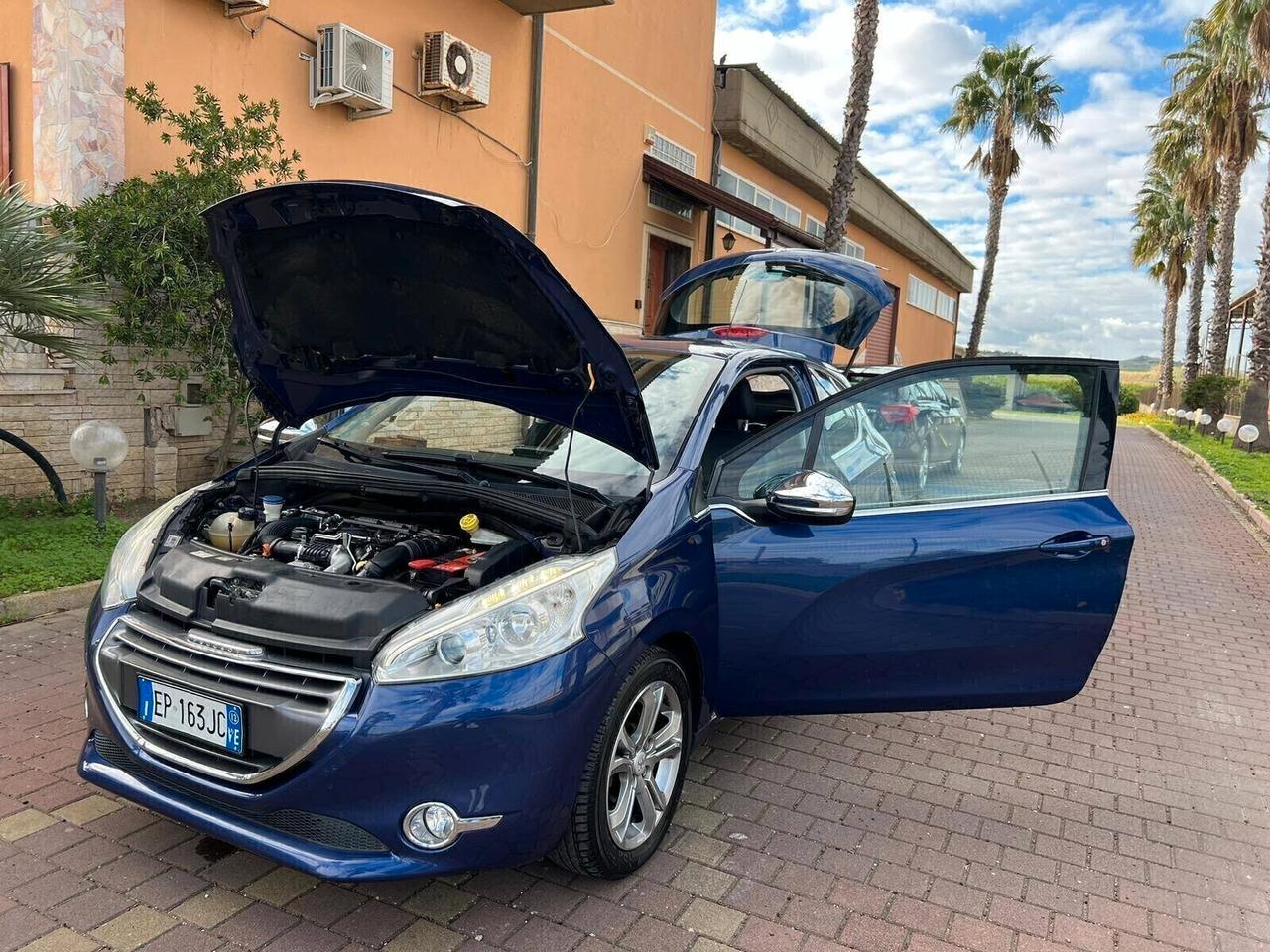 Peugeot 208 1.4 HDi 68 CV 3 porte Allure