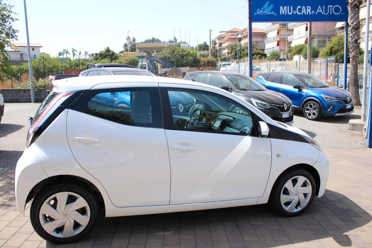 Toyota Aygo 1.0 VVT-i 69 CV 5 porte x-play