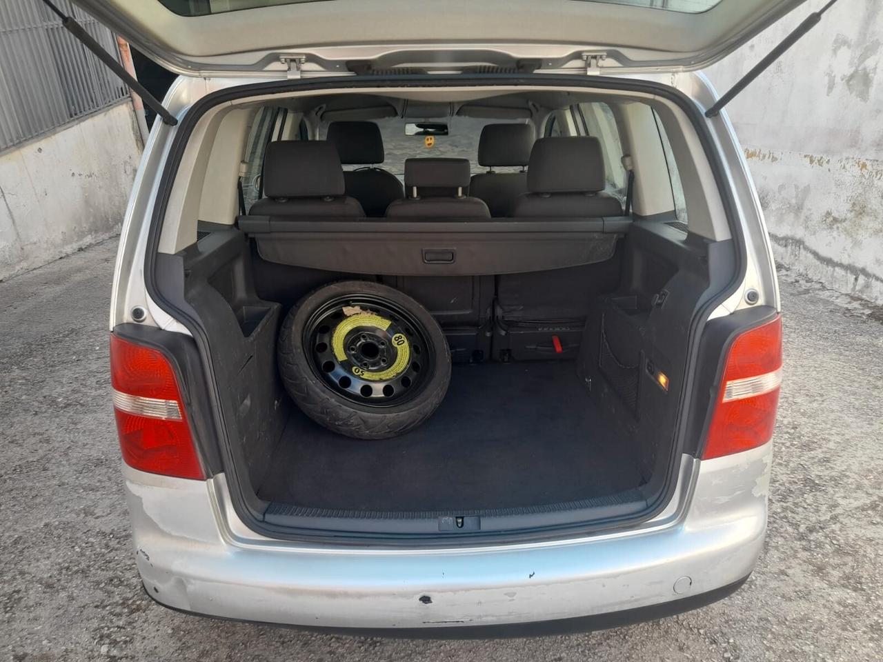 Volkswagen Touran 2.0cc diesel(PRIVATO)-2004