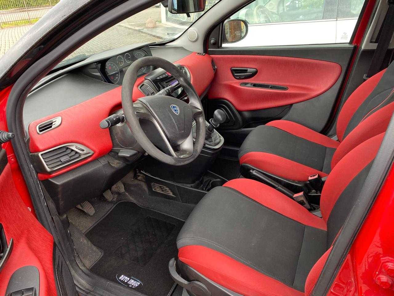 Lancia Ypsilon 1.2 69 CV 5 porte Elefantino