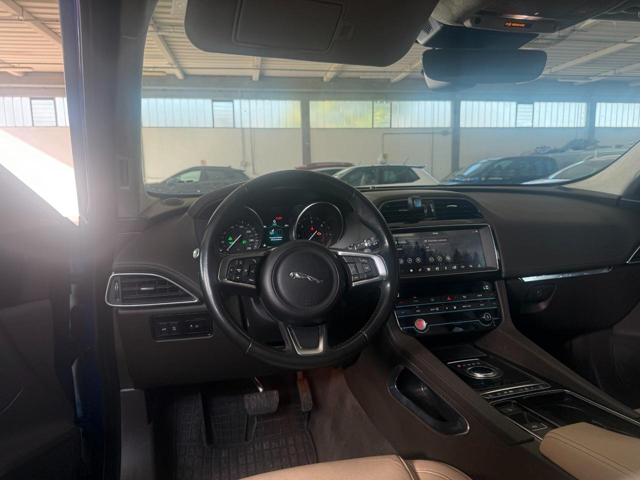 Jaguar F-Pace 2.0 D 180 CV AWD aut. Prestige