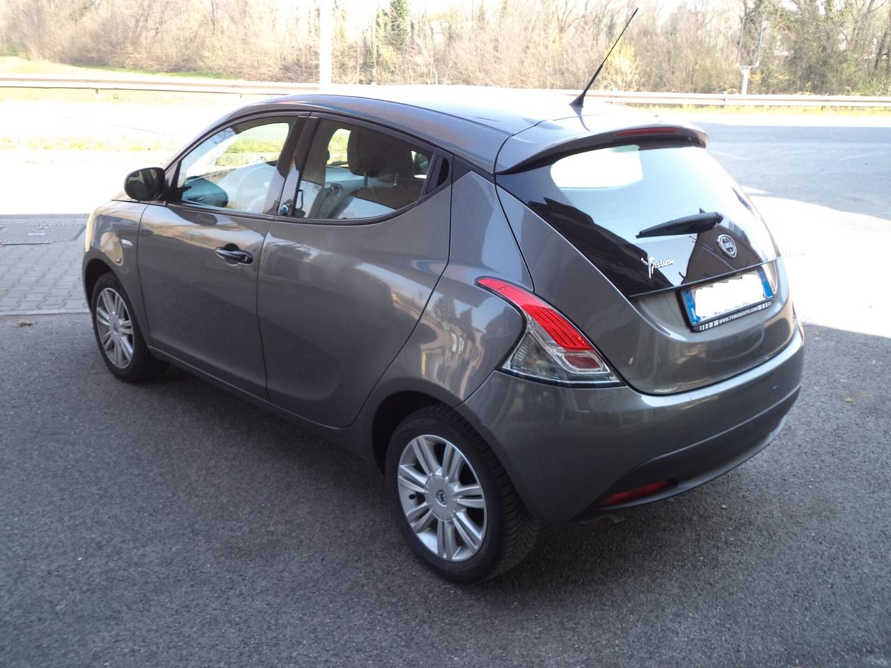 Lancia Ypsilon 1.2 69 CV 5 porte Elefantino Blu OK NEOPATENTATI